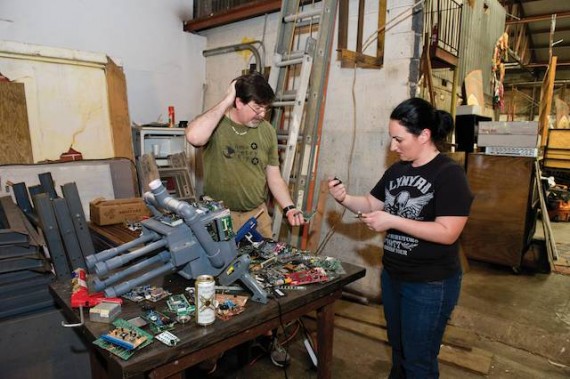 Krewe of Chubacchus, Elsa Hahne, photo, construction Krewe of Chubacchus, Elsa Hahne, photo, construction