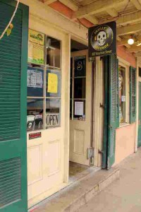 Skully'z Recordz photo3 x Jerald White Skully'z Recordz photo3 x Jerald White