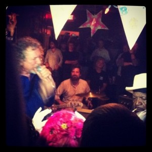 Robert-Plant-and-Guitar-Lightning-Lee-Monday-July-15-2013-at-BJs-400p Robert-Plant-and-Guitar-Lightning-Lee-Monday-July-15-2013-at-BJs-400p