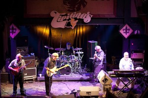 radiators-at-tipitinas-may-6-2011-08-300x200