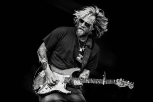 anders-osborne-b&w anders-osborne-b&w