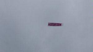 Larry Flynt finds a captive audience.