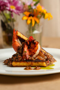 Grit cake with shrimp